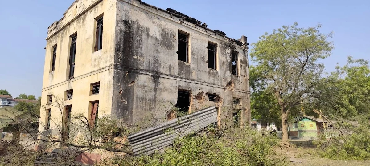 Trois moines bouddhistes auraient été tués lors de frappes aériennes militaires lors du festival du Nouvel An au Myanmar