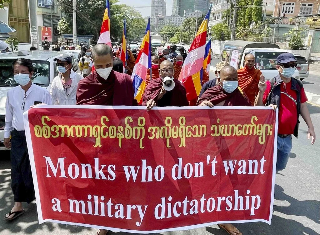 Un abbé bouddhiste arrêté et battu par l’armée du Myanmar – Rapport