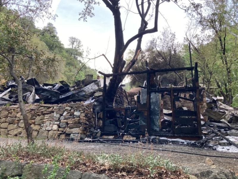 Une femme arrêtée pour incendie criminel et accusations de crime haineux après un incendie au centre de montagne Tassajara Zen