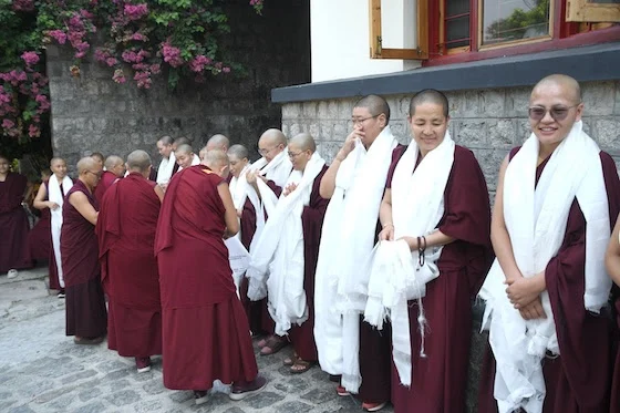 Un autre nouveau record de nonnes bouddhistes passant les examens de Guéshéma à Dharamsala cette année