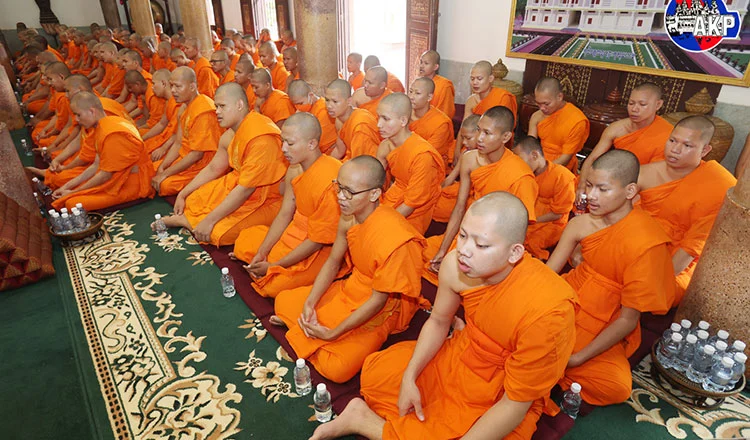 Les dirigeants bouddhistes cambodgiens appellent à une discipline monastique plus forte avant la retraite des pluies